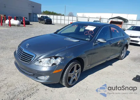2007 Mercedes-Benz S 550 z USA, uszkodzony, nr VIN WDDNG71X47A122845